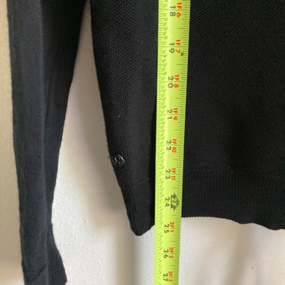 Lululemon Women’s sweater - Picture 4 of 6